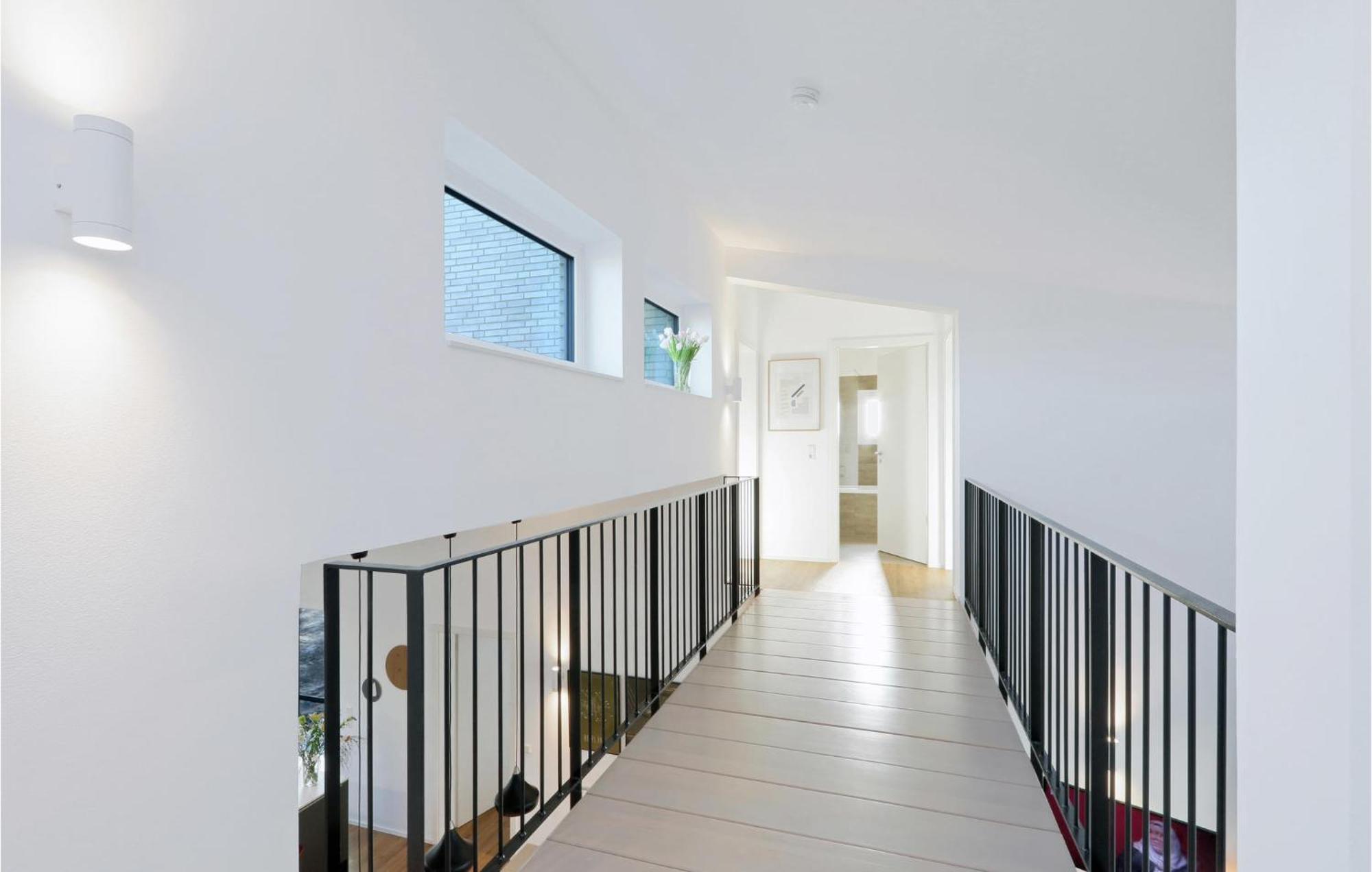 Cozy Home In Lembruch-Duemmer See With Sauna Bagian luar foto