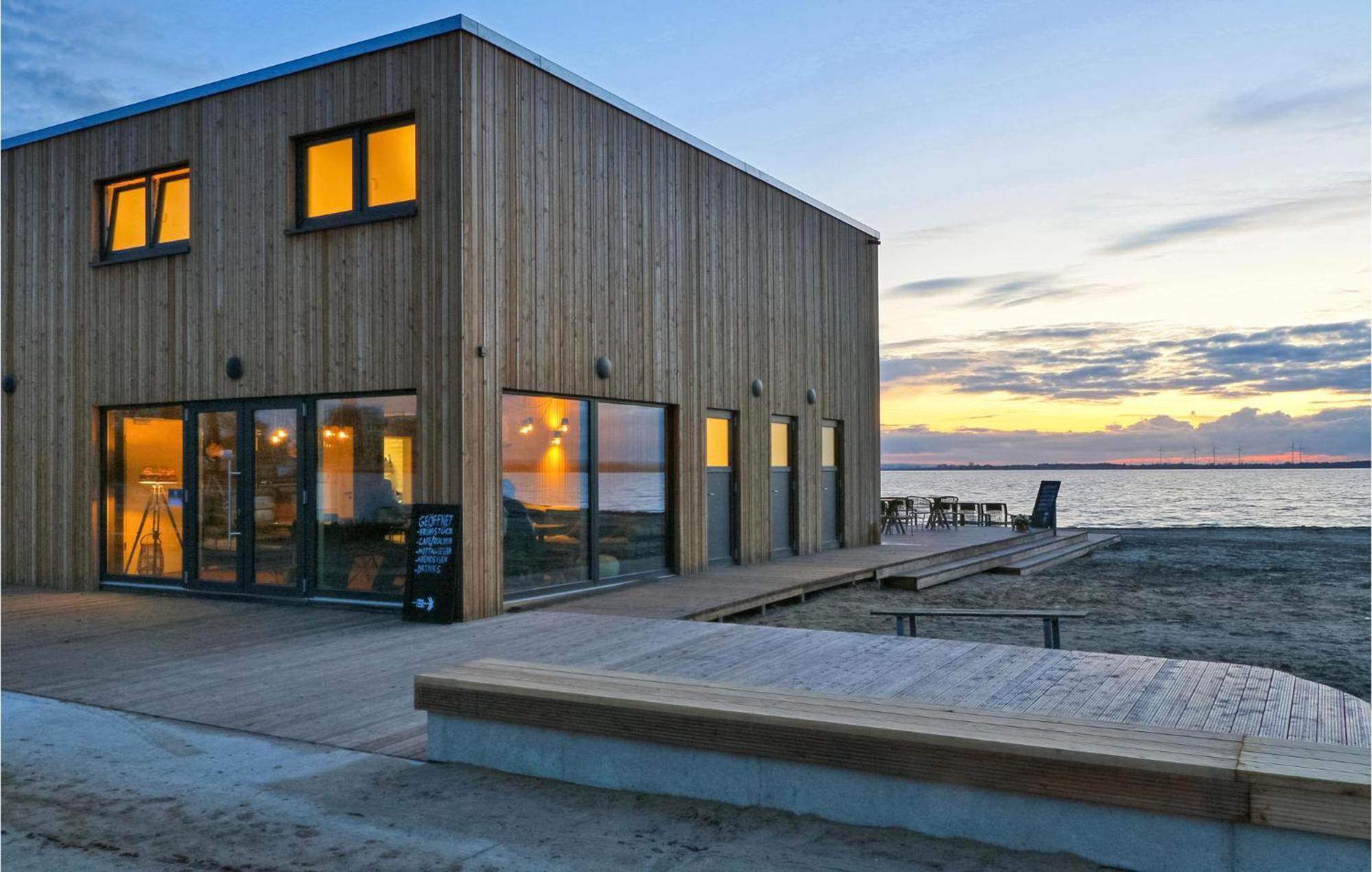 Cozy Home In Lembruch-Duemmer See With Sauna Bagian luar foto