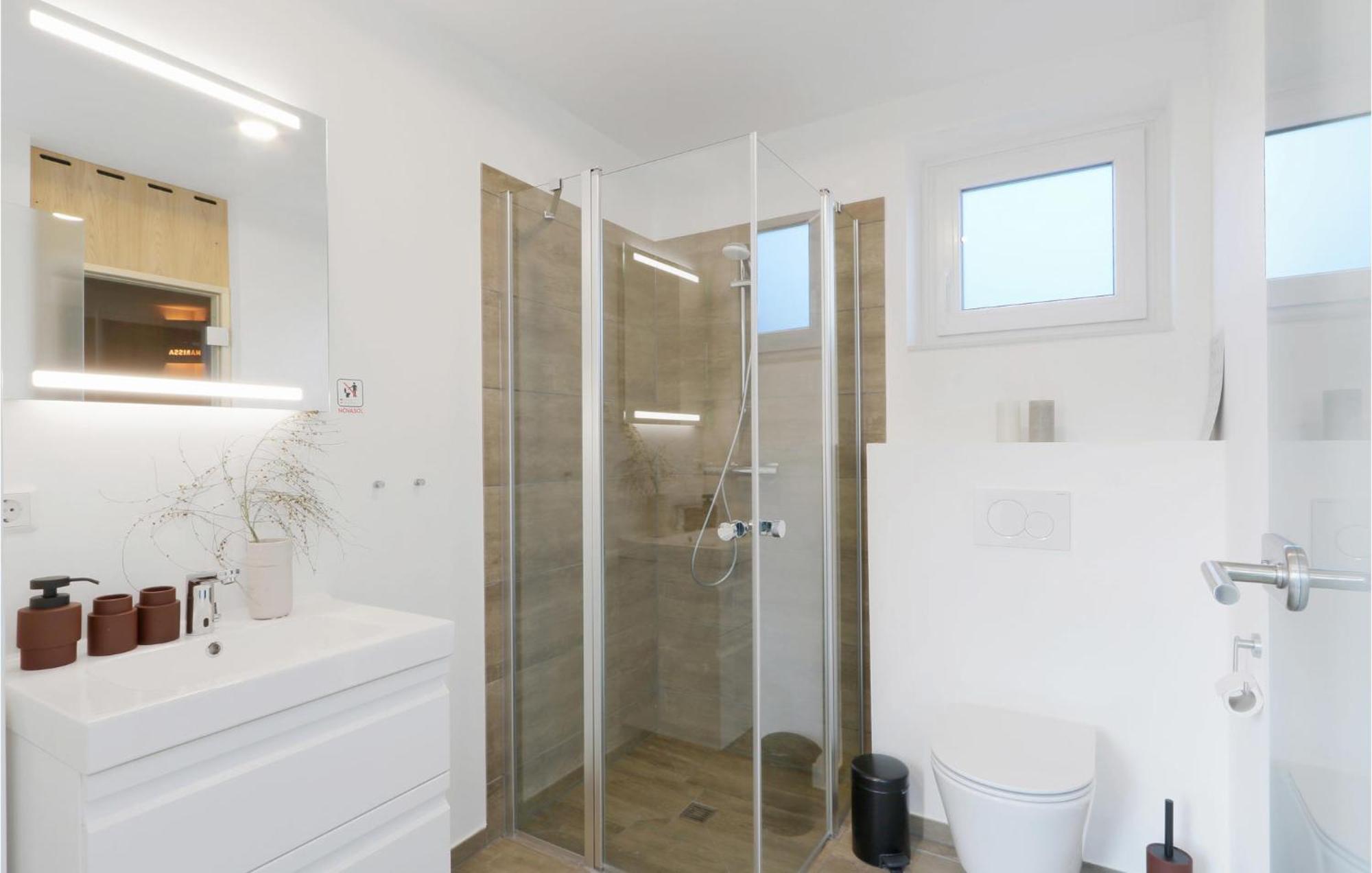 Cozy Home In Lembruch-Duemmer See With Sauna Bagian luar foto