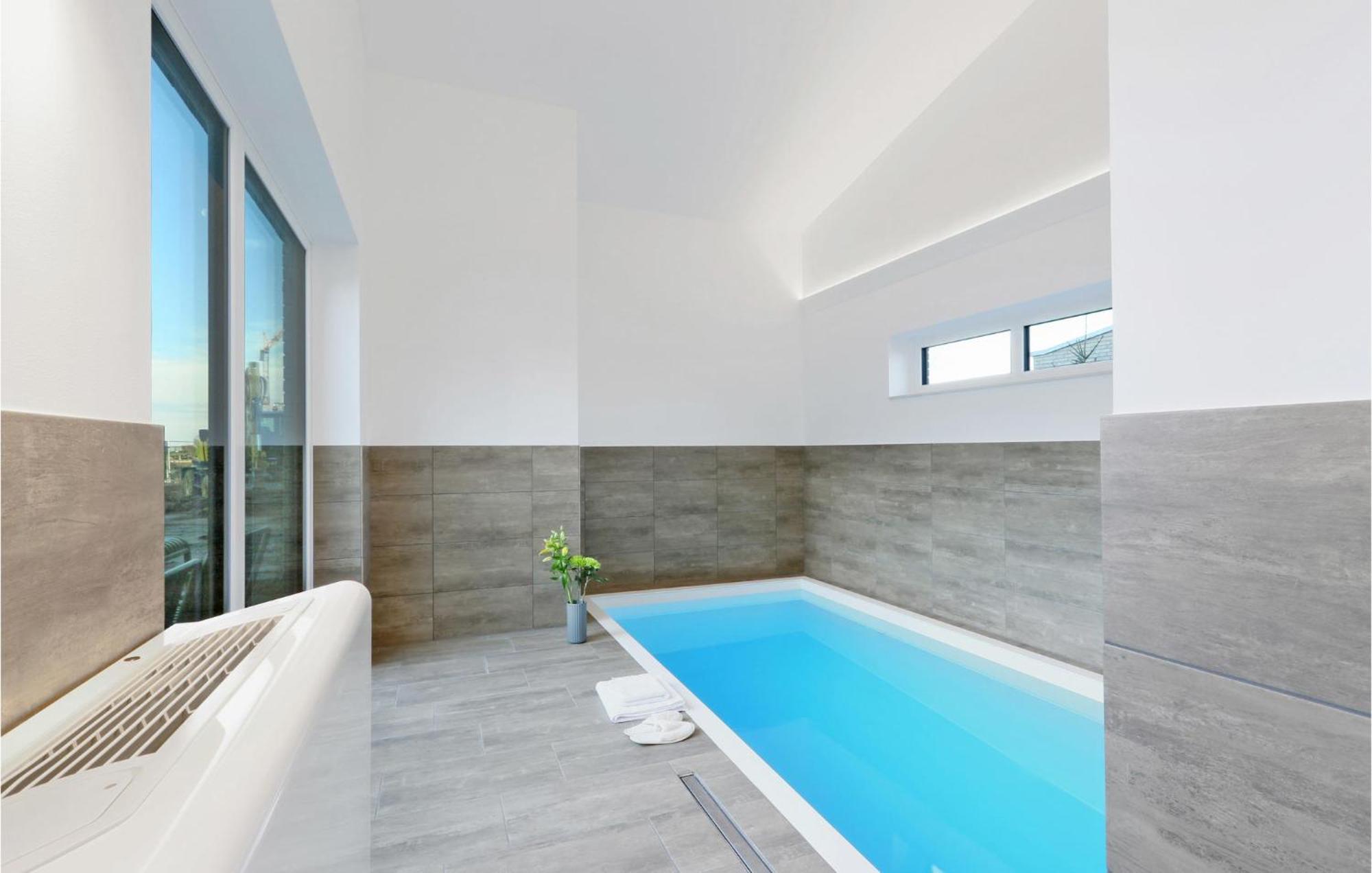 Cozy Home In Lembruch-Duemmer See With Sauna Bagian luar foto